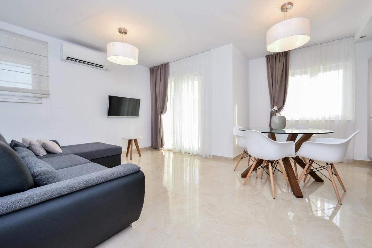 Luxury Apartment Arta-2 With Heated Pool And Jacuzzi بيبينيا المظهر الخارجي الصورة
